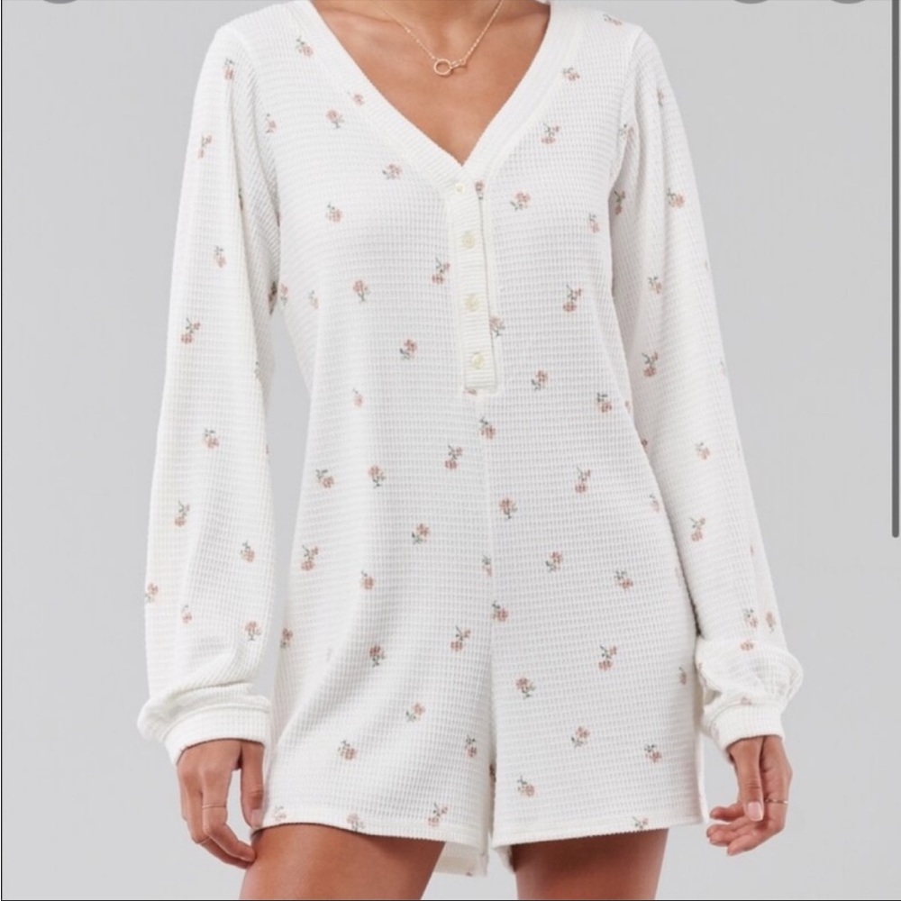 ISO Gilly Hicks romper!! Small med or large